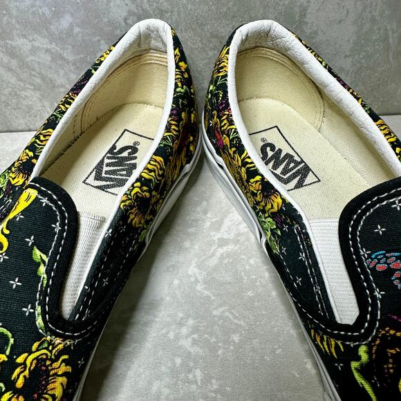 Vans Beauty Skull & Flowers Classic Slip-On Canvas Sneakers Unisex - Picture 5 of 14